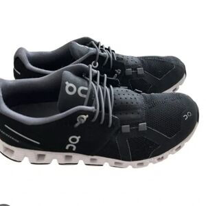On Could Womens Swiss Engineering Black Running Shoes Sneakers Size 8